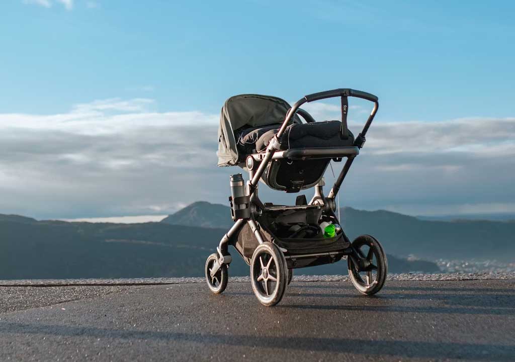 On-the-go feeding: portable bottles, spoons, and bibs